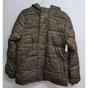 Amazon Essentials Men's Heavyweight Long-Sleeve Hooded Puffer Coat,Tiger Camo, S